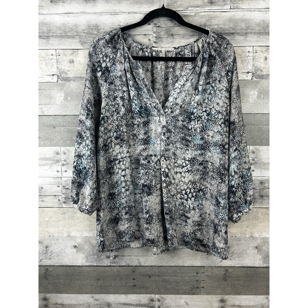 Violet & Claire Women's Large Long Sleeve V Neck Blouse